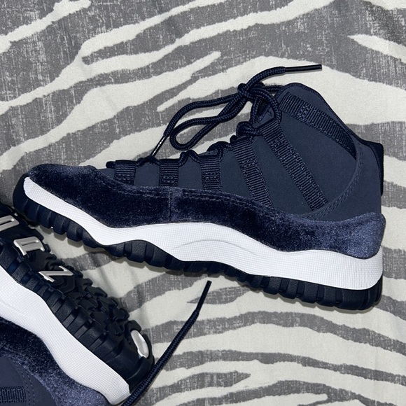 Kids Jordan’s - Picture 2 of 7